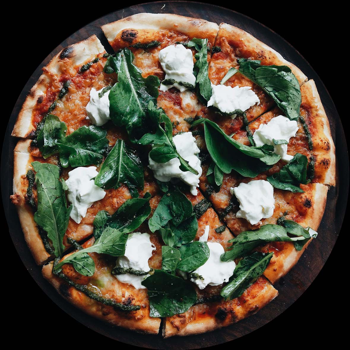 Pizza med friske italienske råvarer
